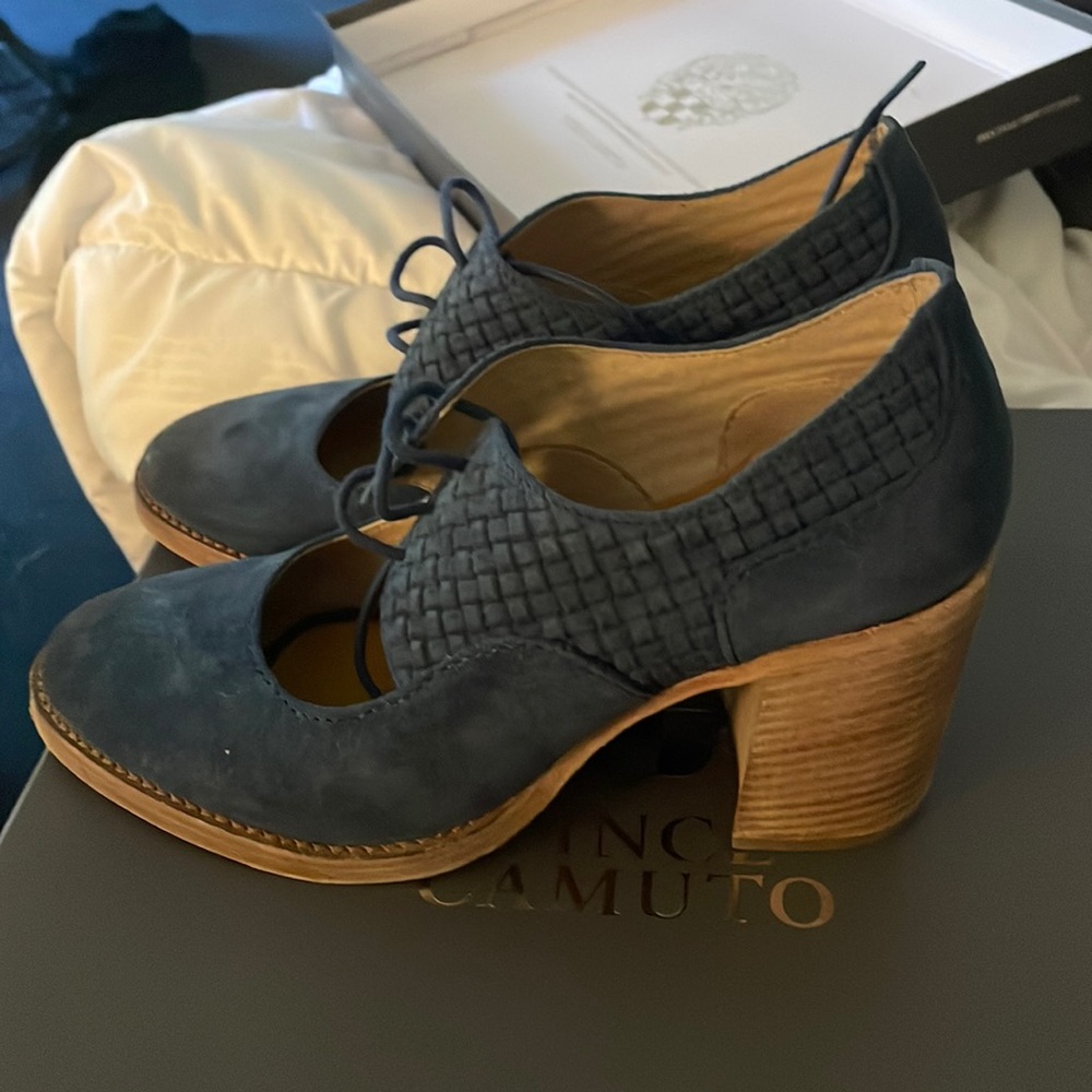 Used blue suede size 6 1/2 a little wear on bottoms see pic